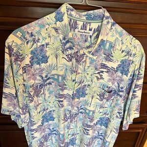 Short sleeve dress shirt